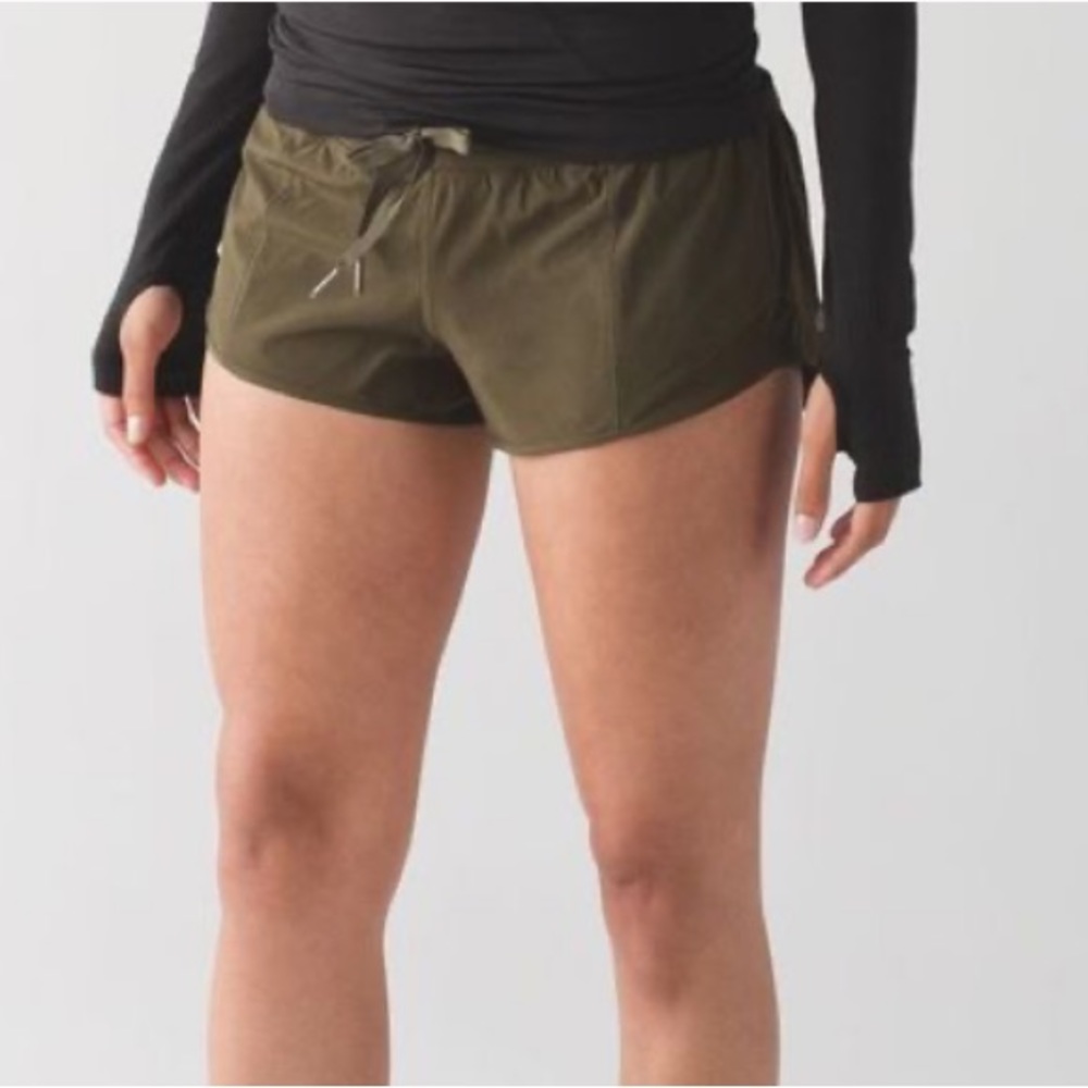 Lululemon Hotty Hot Short
